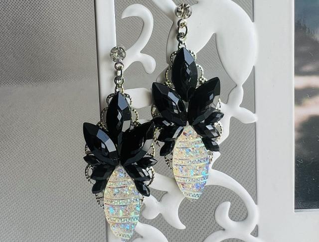 Luxusní crystal - černé zářivé kamínky náušnice černá svatba černé luxusní bižuterie luxus náušničky náušky svatební ples plesové bižuterní crystal bižu kamínek crystal ab na ples kamínkové luxury svědek crystals 