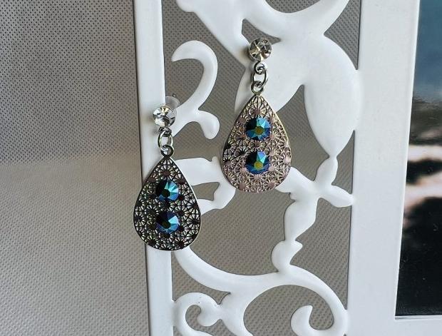 LC jemné - s SW kamínky zelená kamínky náušnice zelené svatba luxusní bižuterie luxus náušničky náušky svatební ples plesové bižuterní crystal bižu kamínek na ples kamínkové luxury svědek sw crystals 