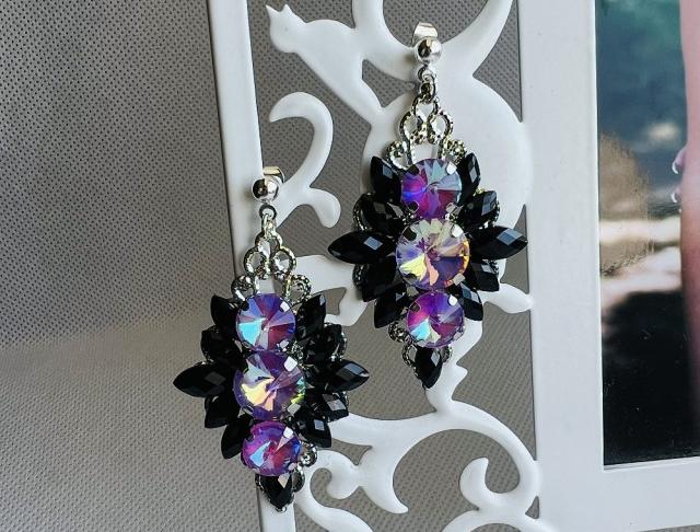 Luxusní crystal - fialkovo černé šperk šperky náušnice elegantní svatba černé elegance luxusní bižuterie luxus náušničky náušky růžové ples plesové bižuterní bižu zářivé fialkové třpytivé na ples na svatbu luxury 