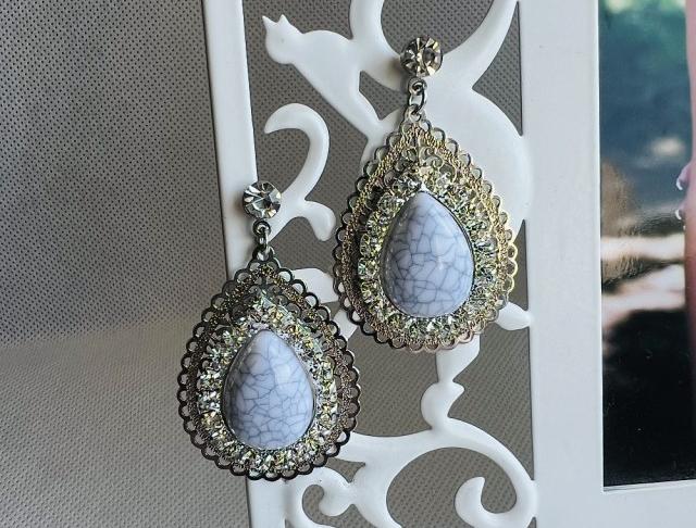 LC kapky - se štrasem šperk šperky náušnice elegantní svatba elegance luxusní bižuterie luxus náušničky náušky svatební ples plesové bižuterní bižu festival zářivé třpytivé družička na ples party na svatbu mramorované mramorové luxury svědek na party na festival 