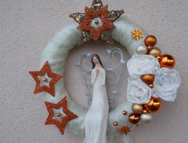 Vánoční věnec s andílkem advent adventní dekorace vánoční 