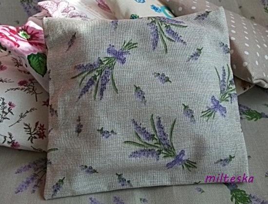 háčkovaná čepice-modrá