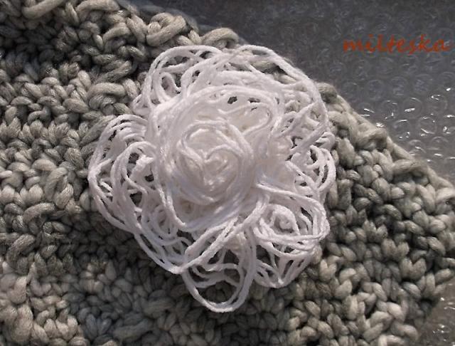 háčkovaná čepice-modrá