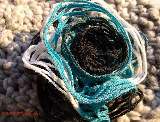 háčkovaná čepice-modrá