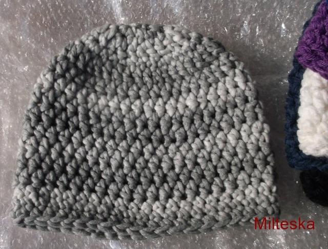 háčkovaná čepice-modrá