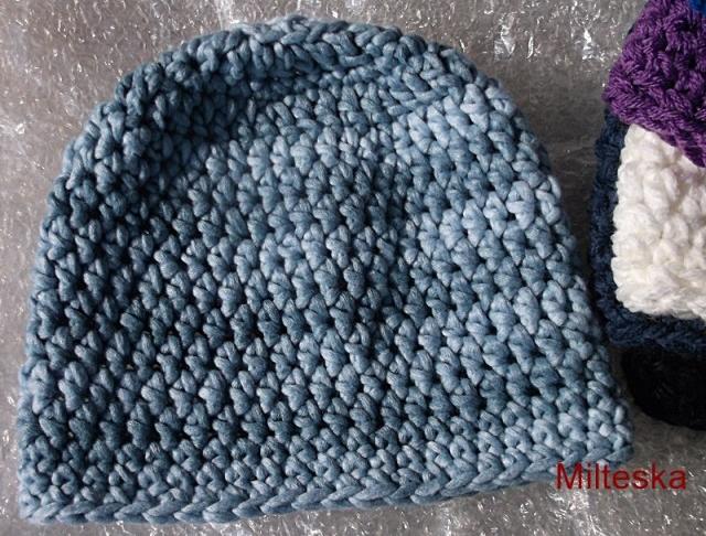 háčkovaná čepice-modrá