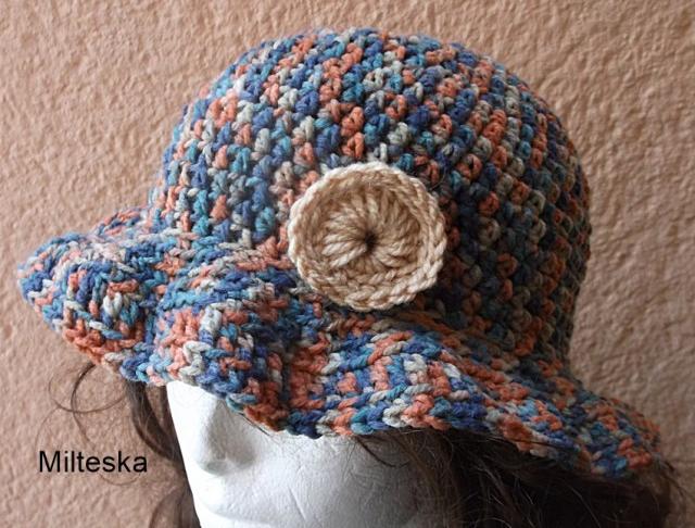 háčkovaná čepice-modrá