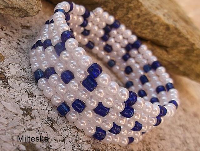 háčkovaná čepice-modrá