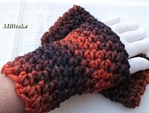 háčkovaná čepice-modrá