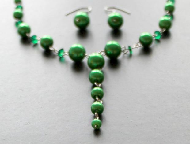 ZELENÉ PERLY náhrdelník oko elegantní veselé spirála očko spirály spirálka efektní lesklé spirálky jednoduchý denní 