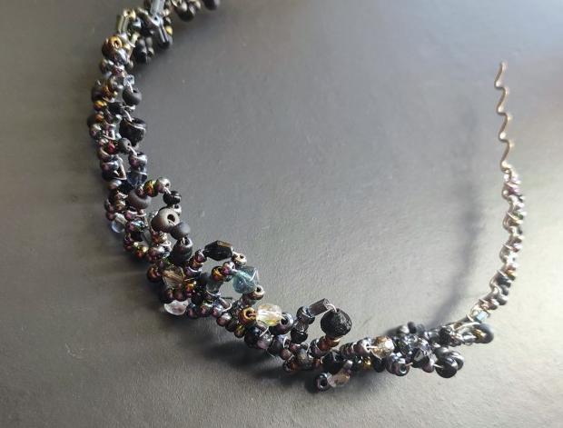 TEMNOSVIT korálky čelenka perličky české sklo obroučka tiara czech beads 