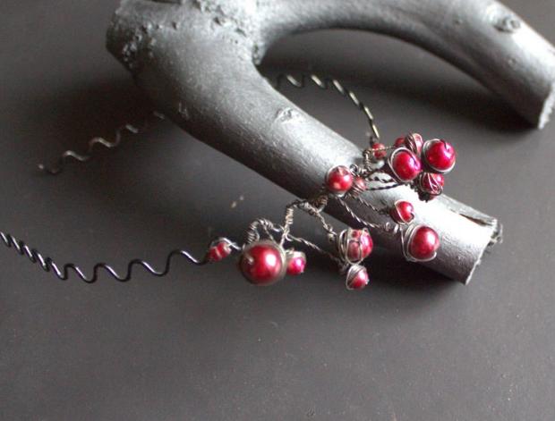 FASCINUJÍCÍ FASCINÁROR VÍNOVÝ korálky svatba čelenka perličky svatební ples plesový fascinátor české sklo obroučka tiara czech beads 