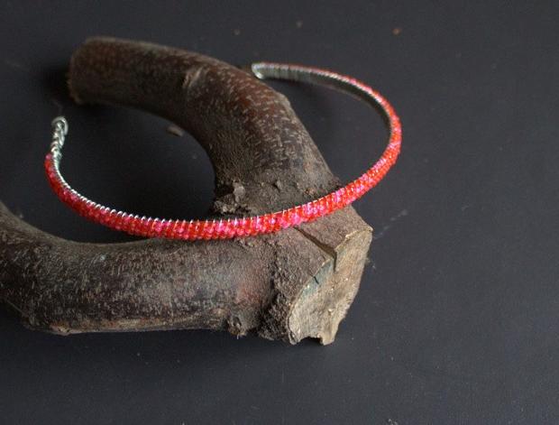NĚŽNÁ korálky svatba čelenka perličky svatební ples plesový fascinátor české sklo obroučka tiara czech beads 