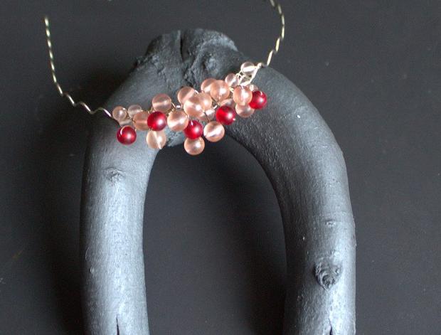 RŮŽOVĚ ROZKVETLÝ korálky svatba čelenka perličky svatební ples plesový fascinátor české sklo obroučka tiara czech beads 