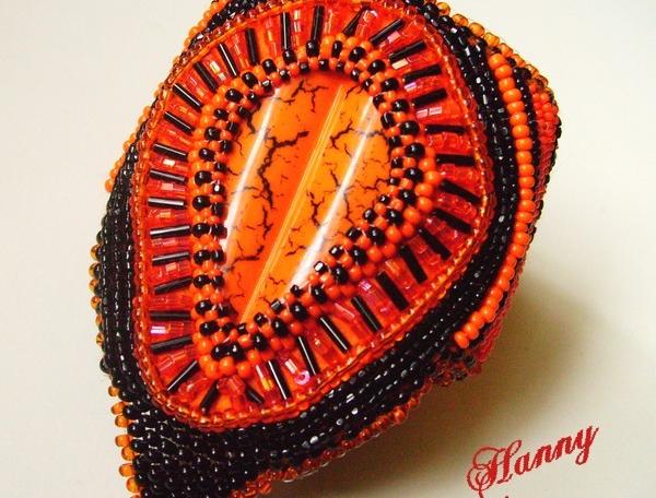 Náramek Orange fool náramek extravagantní luxusní černý oranžový extravagance mohutný bead embroidery 