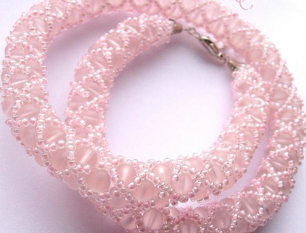 Náhrdelník Sweet and Sugar náhrdelník kuličky romantika romantické šitý růžový luxusní dutinka hannybeads sladké craft 