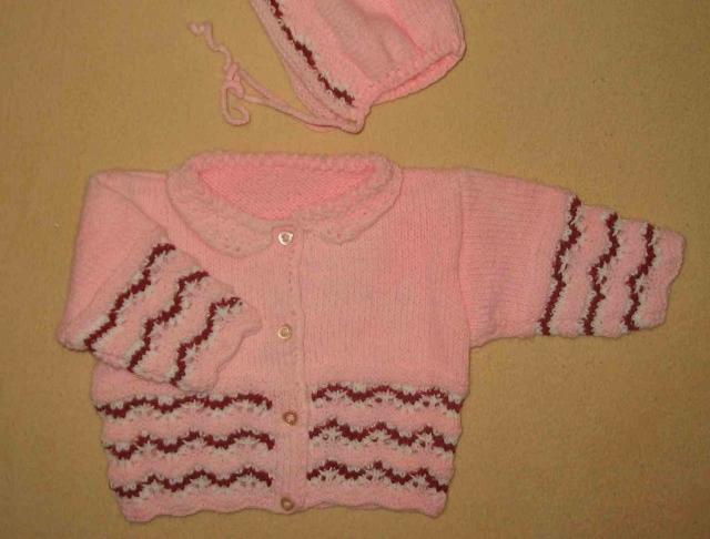 Háčkovaná bílá se srdíčky - 50cm