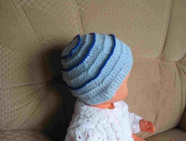 Háčkovaná bílá se srdíčky - 50cm