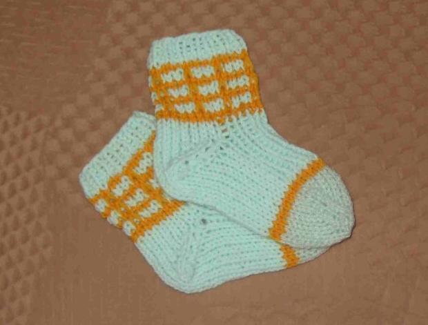 Háčkovaná bílá se srdíčky - 50cm