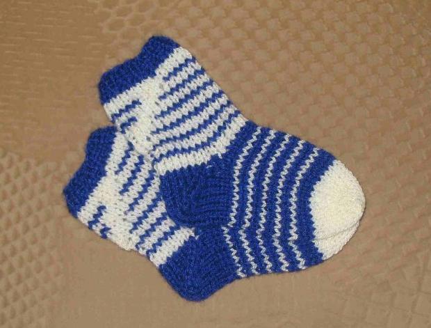 Háčkovaná bílá se srdíčky - 50cm