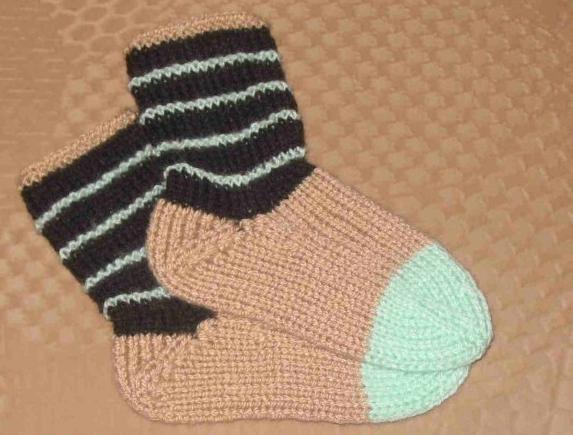 Háčkovaná bílá se srdíčky - 50cm