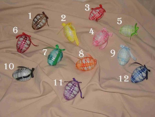 Háčkovaná bílá se srdíčky - 50cm