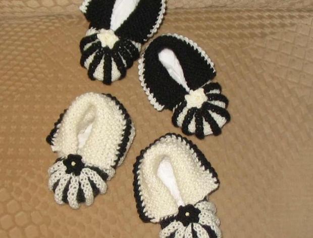 Háčkovaná bílá se srdíčky - 50cm