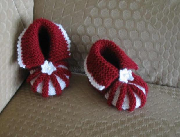 Háčkovaná bílá se srdíčky - 50cm