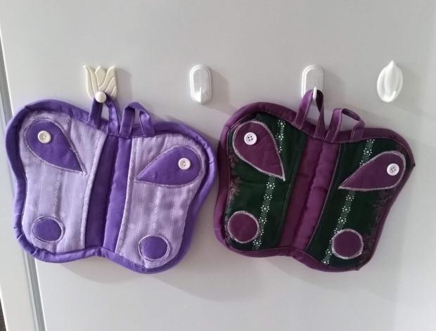 Háčkovaná bílá se srdíčky - 50cm