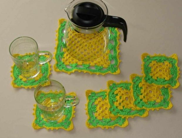 Háčkovaná bílá se srdíčky - 50cm