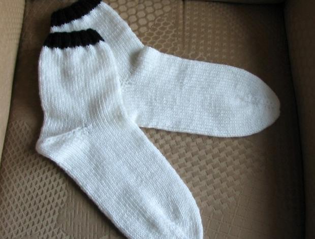 Háčkovaná bílá se srdíčky - 50cm