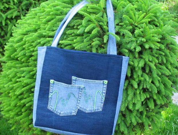 Háčkovaná bílá se srdíčky - 50cm