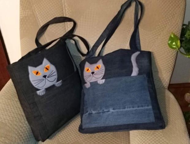 Háčkovaná bílá se srdíčky - 50cm