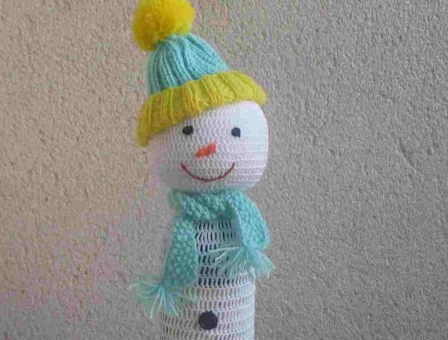 Háčkovaná bílá se srdíčky - 50cm