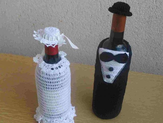 Háčkovaná bílá se srdíčky - 50cm