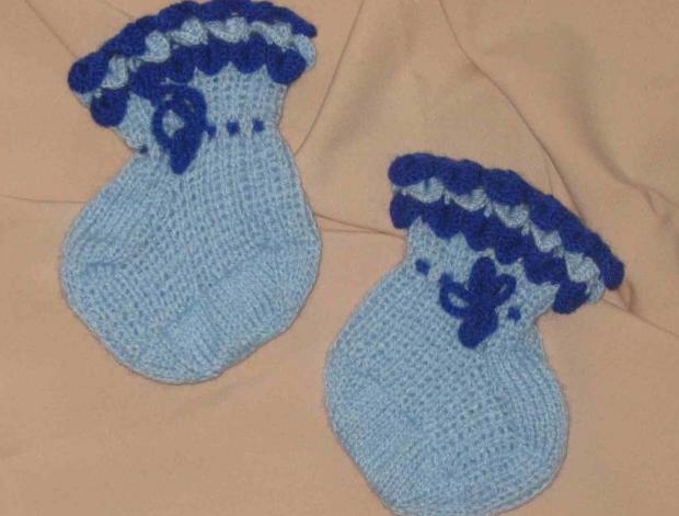 Háčkovaná bílá se srdíčky - 50cm