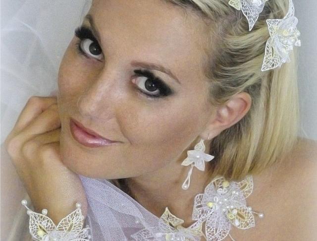 Souprava svatební květy náušnice bílá žlutá kytičky krajka paličkovaná svatební nevěsta 