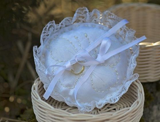 krabička na prstýnky pedig krabička přírodní polštářek svatba béžová svatební proutí proutěný na prstýnky z pedigu 