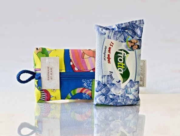 pouzdro na vlhčené kapesníčky