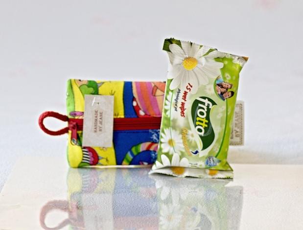 pouzdro na vlhčené kapesníčky modrá pták ptáček bavlna kočka kocour kočička obal žlutá kapsička pouzdro kapesník tmavěmodrá poutko kocourek kapesníkovník tlapka kapesníčkovník kapesníček tlapička frňákovník zelená červená 