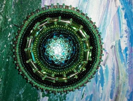 Bílá můra brož i náhrdelník