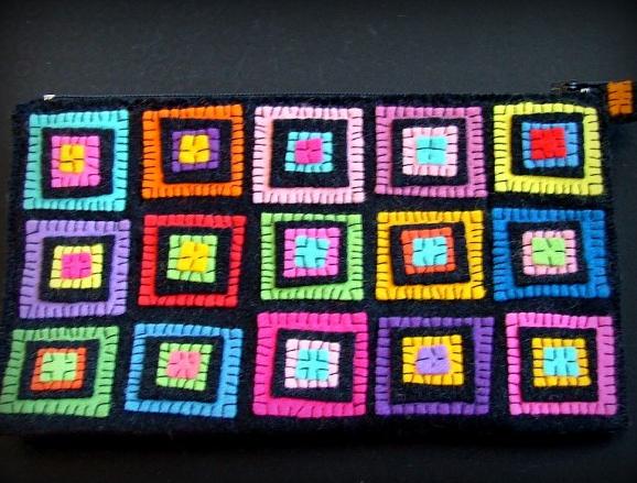 Bílá můra brož i náhrdelník