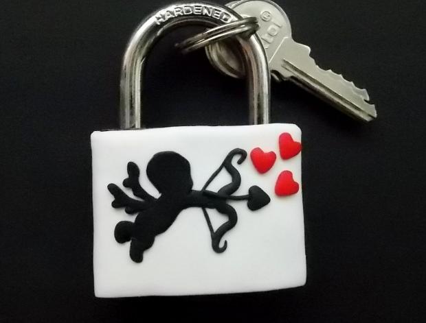 Dvojčata k nerozeznání - dospělé