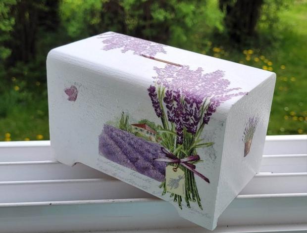 kasička-levandulová dřevo děti krabička decoupage pokladnička kasička grunterka peníze 