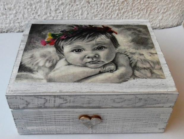 krabička andílková krabička decoupage šedá dítě mimino patina anděl ubrousek grunterka 