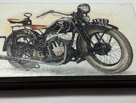krabička motorka veterán