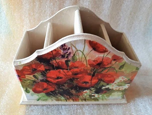 Zásobník Vlčí máky box bedýnka příbory decoupage zásobník grunterka nůžky tužky pastelky 