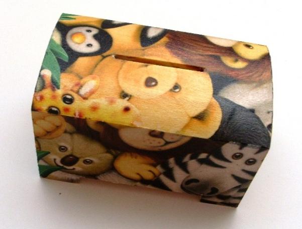kasička -madagaskar dřevo děti krabička decoupage kasička grunterka peníze 