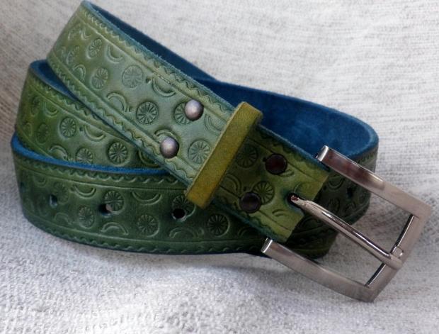 Tenký opasek děrovaný