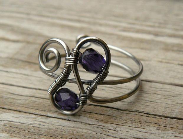 Prstýnek fialový prsten fialová lila nerez drátování prstýnek wirewrapping fialovorůžová 